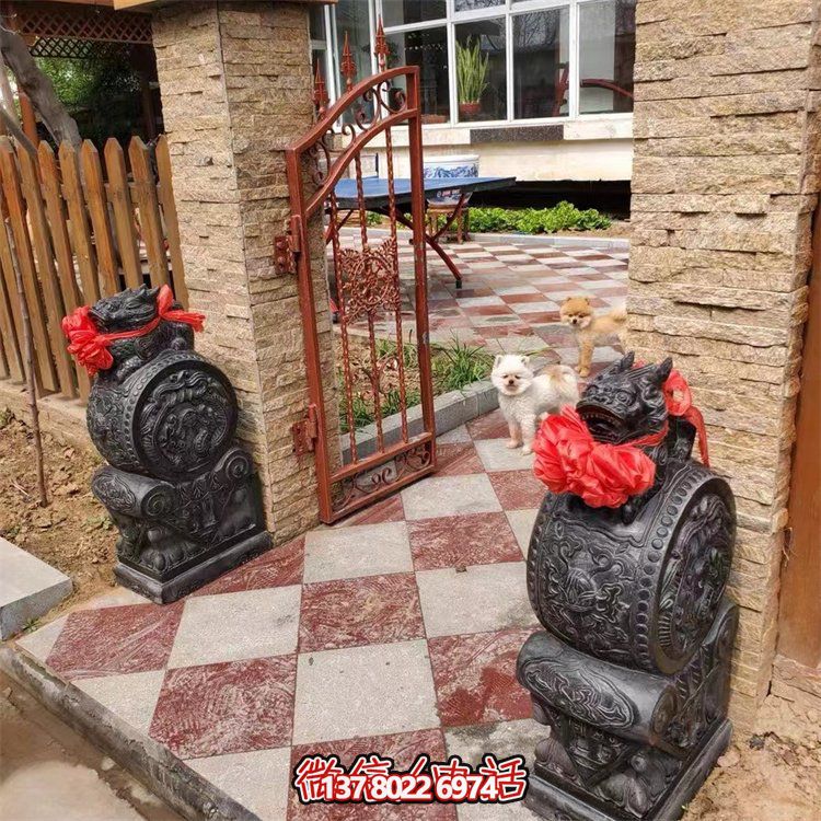 靜謐庭院抱石雕，鼓舞人心