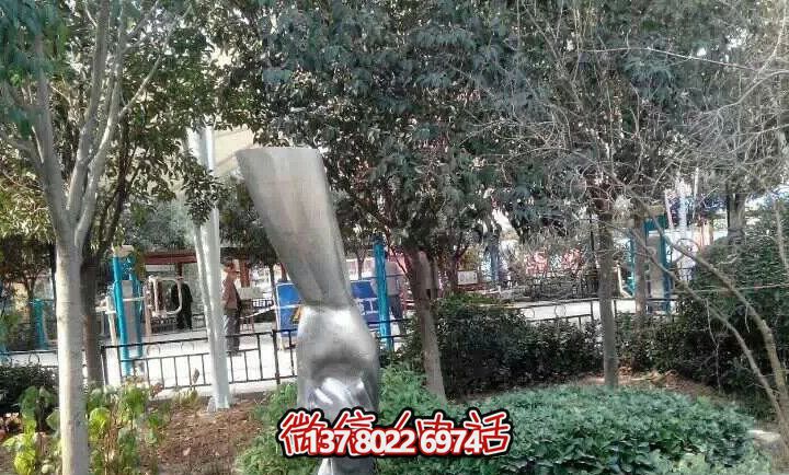 不銹鋼兒童雕塑——讓孩子們在學校里拉大手，拋光小手