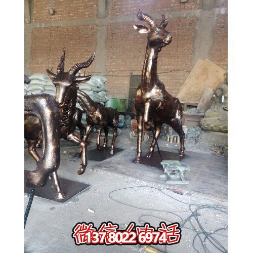 大型梅花鹿銅雕雕塑，裝點別墅小區