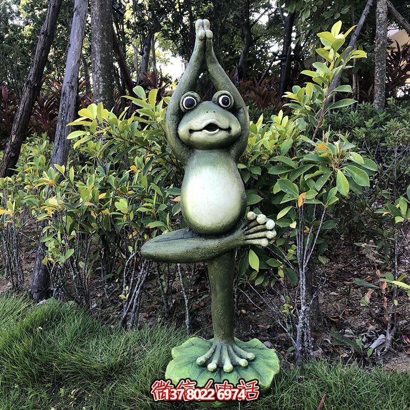 藝術之旅以樹脂彩繪、瑜伽練習和雕塑裝置為靈感的公園探索