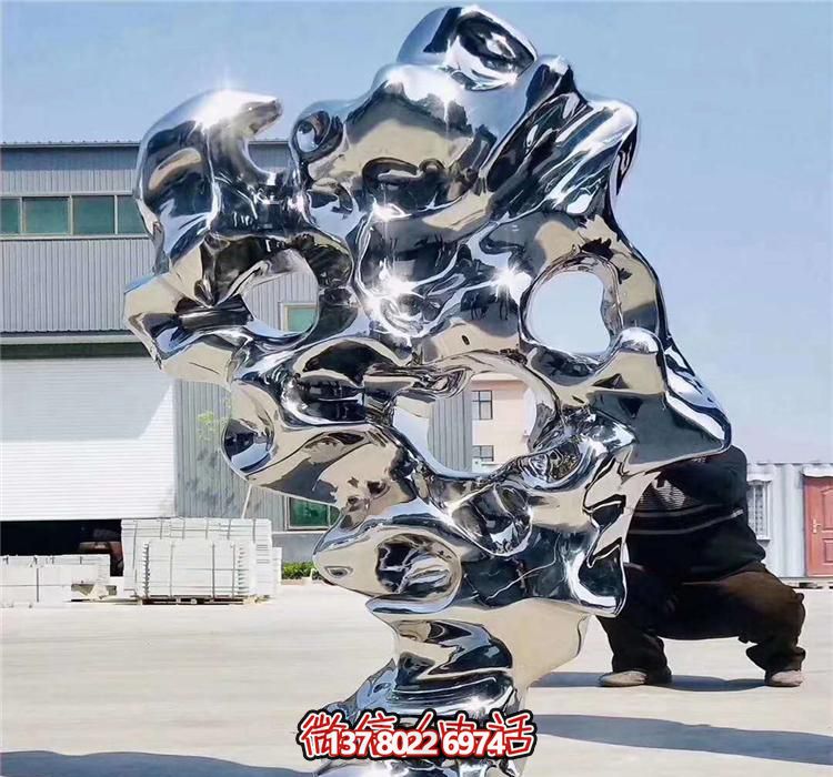 “創意不銹鋼太湖石雕塑給您的公園和景區增添一份精彩” “創意不銹鋼太湖石雕塑給您的公園和景區增添一份精彩”