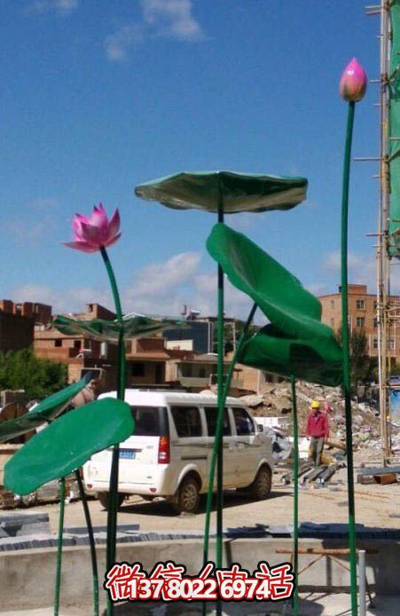 小區(qū)不銹鋼彩繪荷葉荷花雕塑 小區(qū)不銹鋼彩繪荷葉荷花雕塑